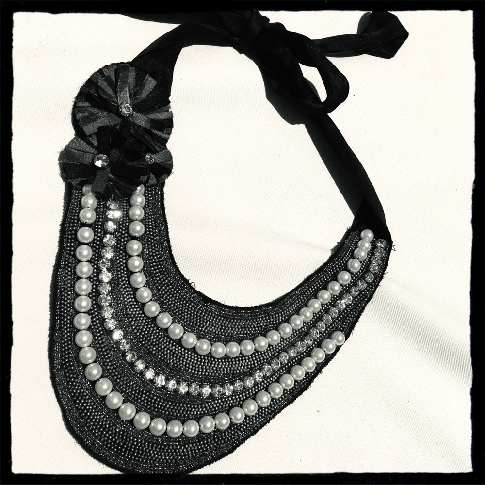 Stella & Dot Bib Necklace Pearls Diamonds Bling